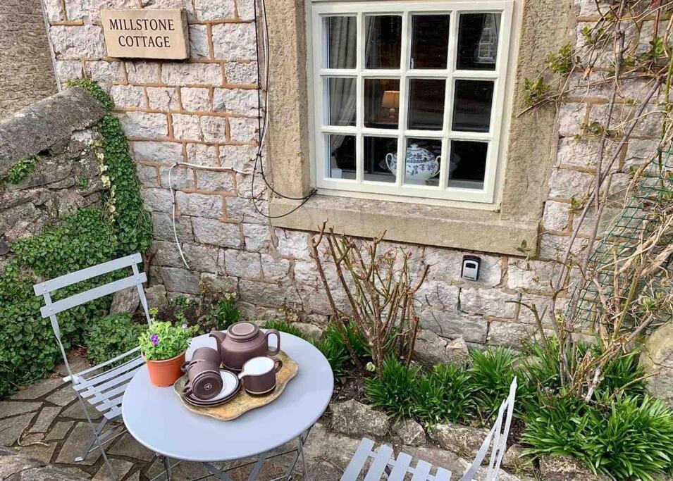 Millstone Cottage - Cosy Peak District Cottage Taddington Экстерьер фото